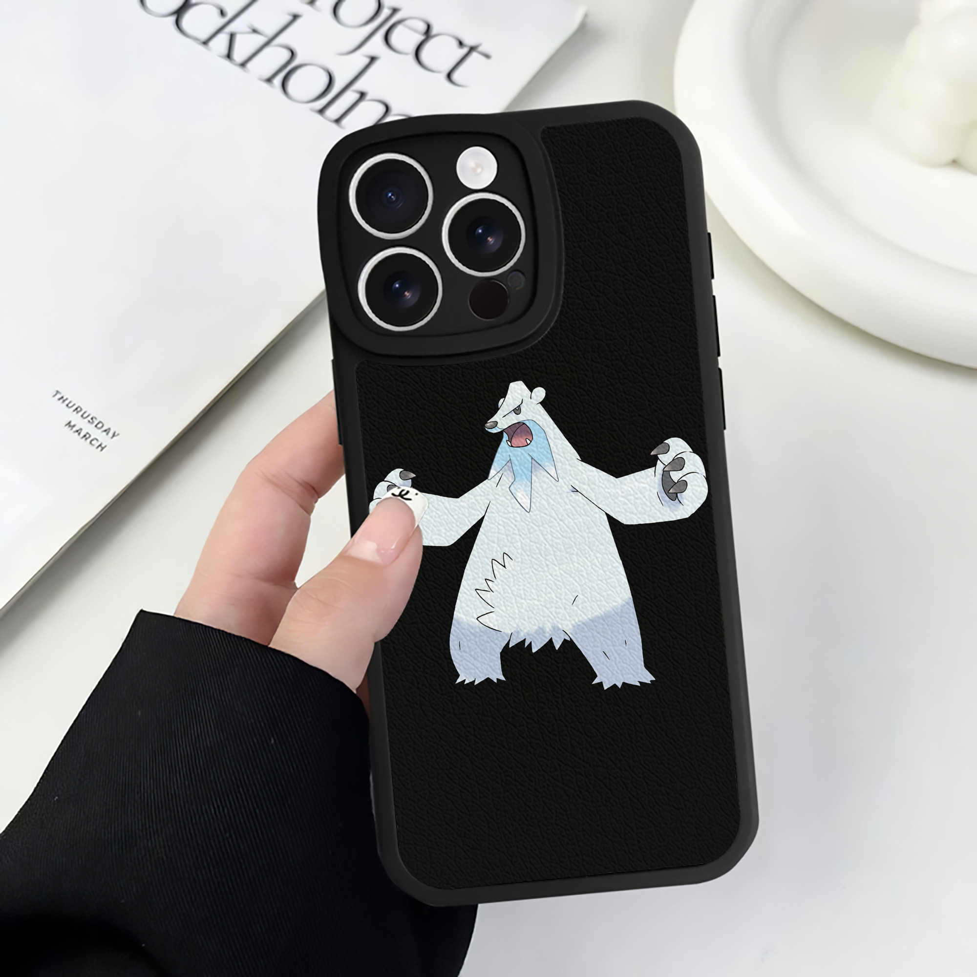 （画像用） ポケットモンスター Pokémon 【iPhone 16シリーズ対応】シリコンスマホケース（レザー調） 材質：シリコン